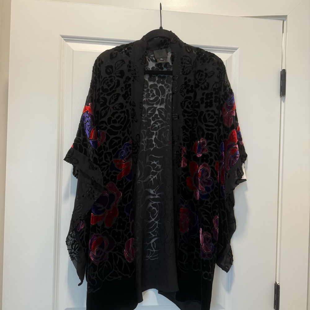 NWT Anna Sui Black Kimono with Velvet Floral Accents. Size M/L - Picture 2 of 5